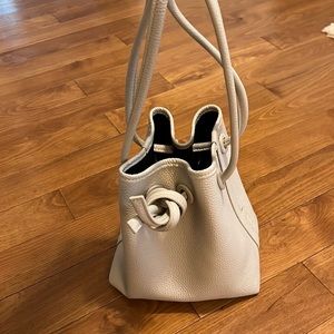 VASIC cream leather bucket bag